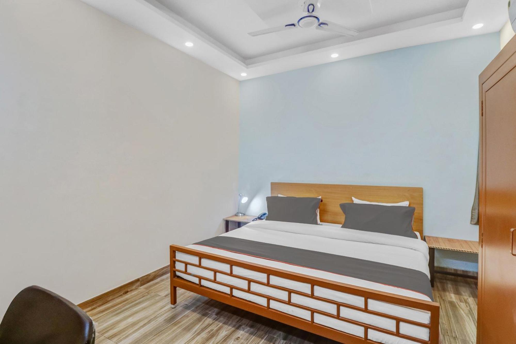 Super Capital O Moody Inn Delhi  Exterior photo