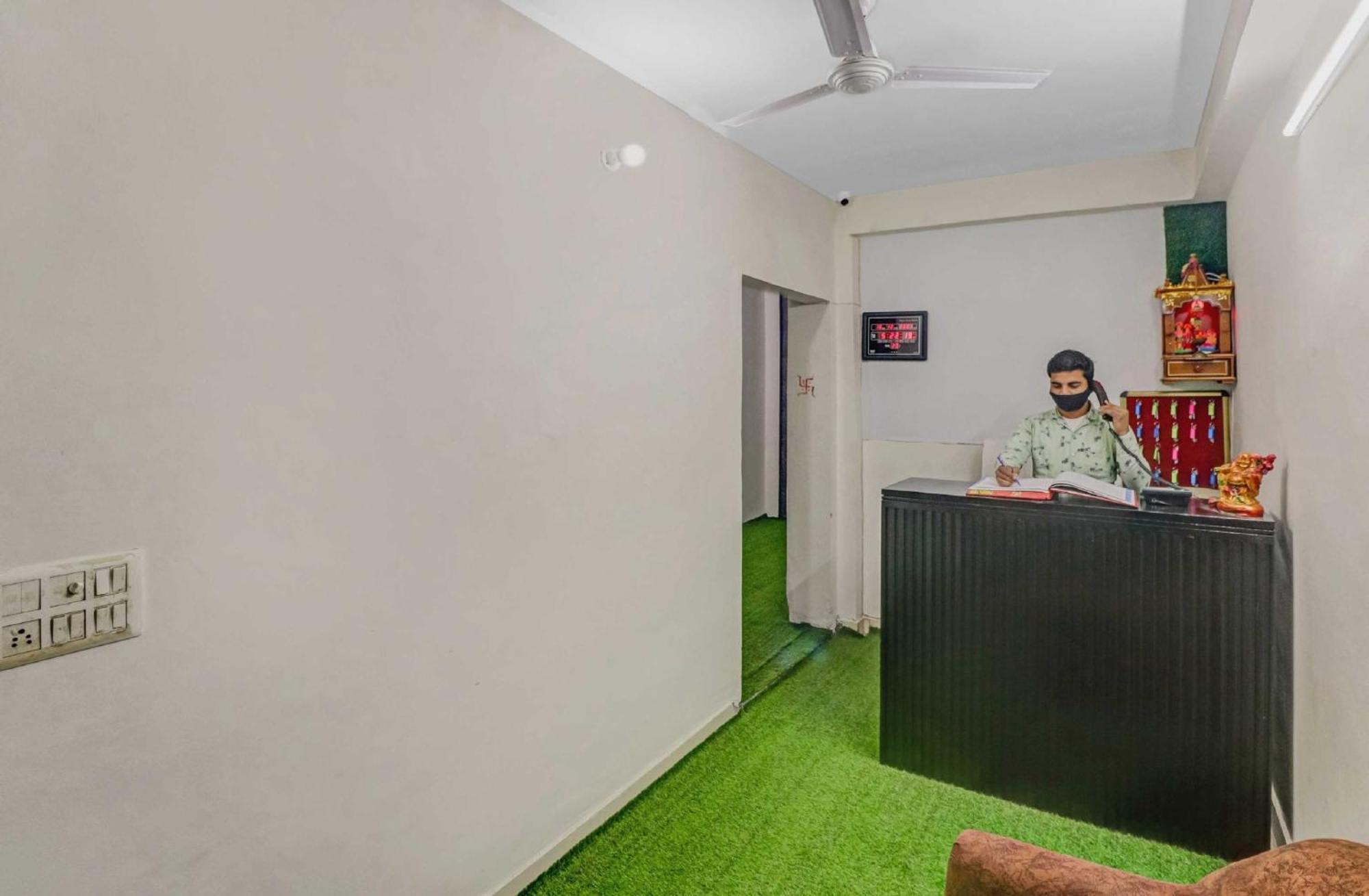 Super Capital O Moody Inn Delhi  Exterior photo