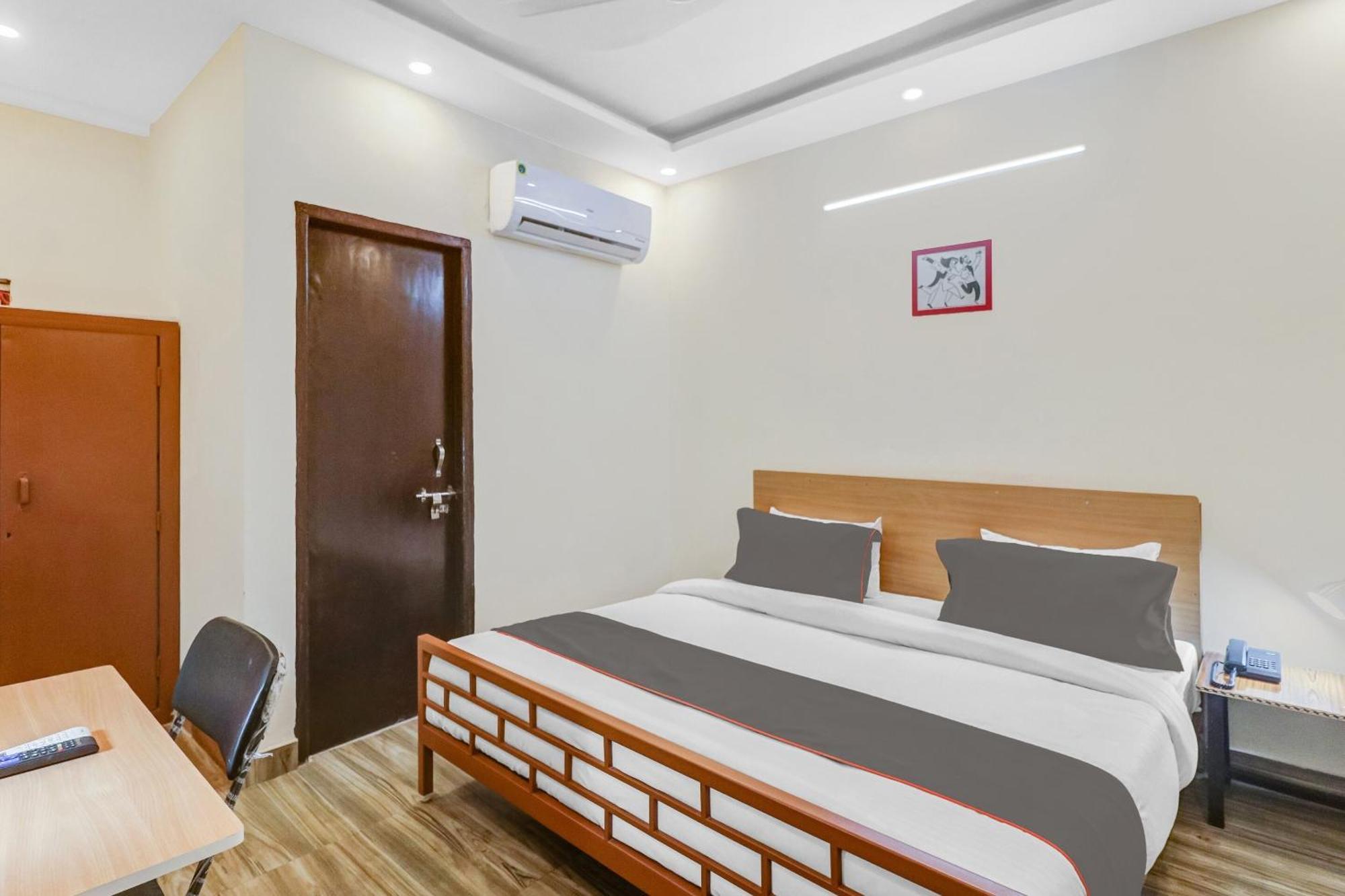 Super Capital O Moody Inn Delhi  Exterior photo